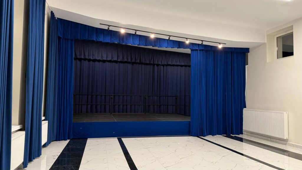 Scena dla domu kultury Repki